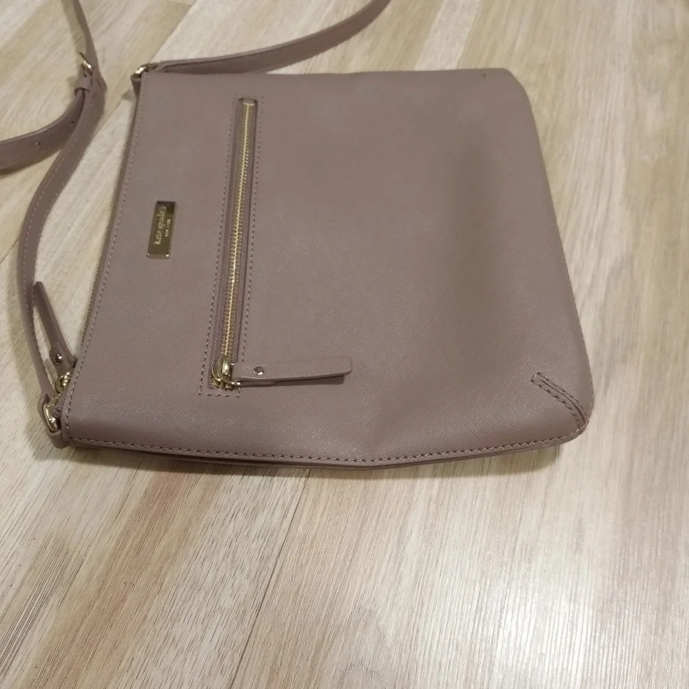 Kate Spade New York Mauve Taupe Laurel Way Rima Crossbody Bag Gold Hardware